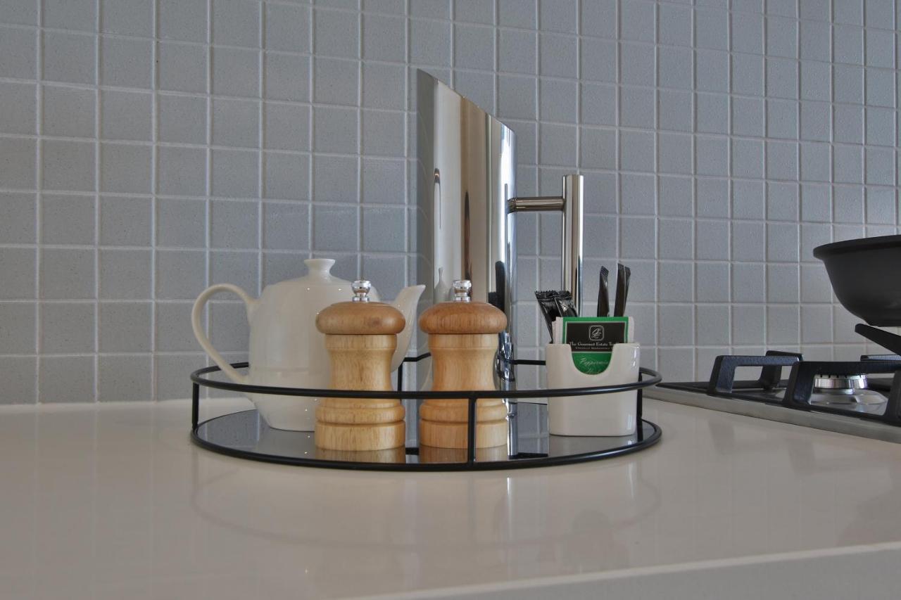 Domi Serviced Apartments Glen Waverley Bagian luar foto